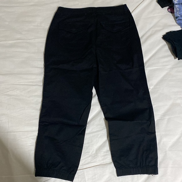 Lisa Rinna Capri Cropped Twill Cargo Jogger Pants - Picture 8 of 9